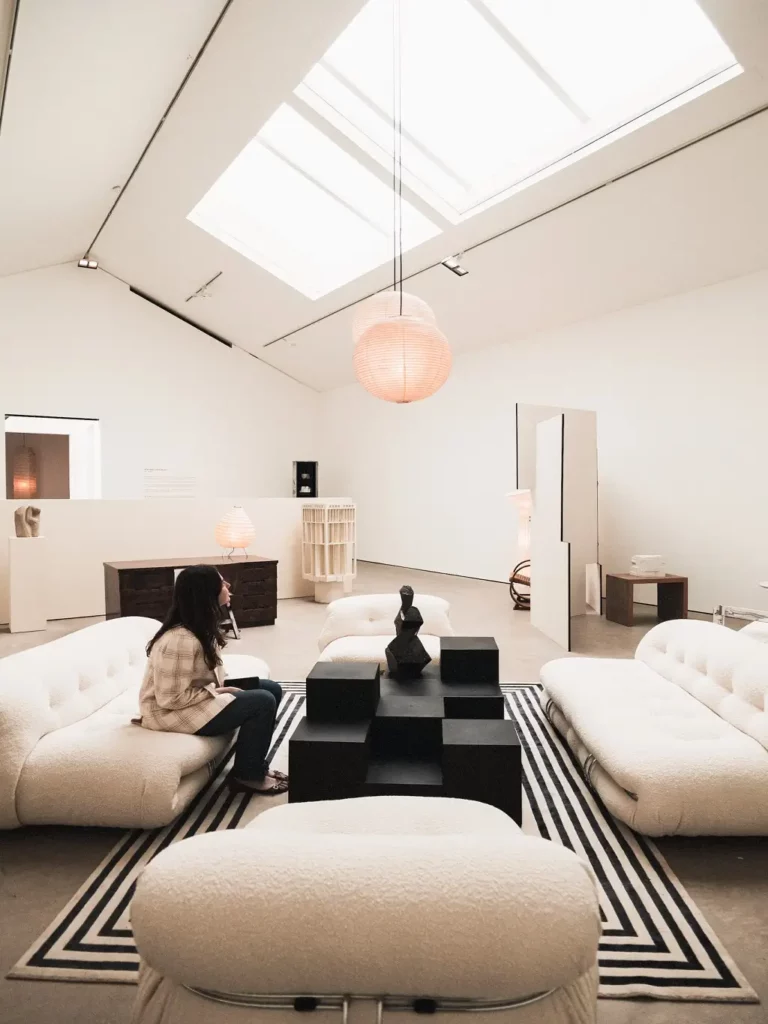 un autre meuble inspiré de zaha hadid