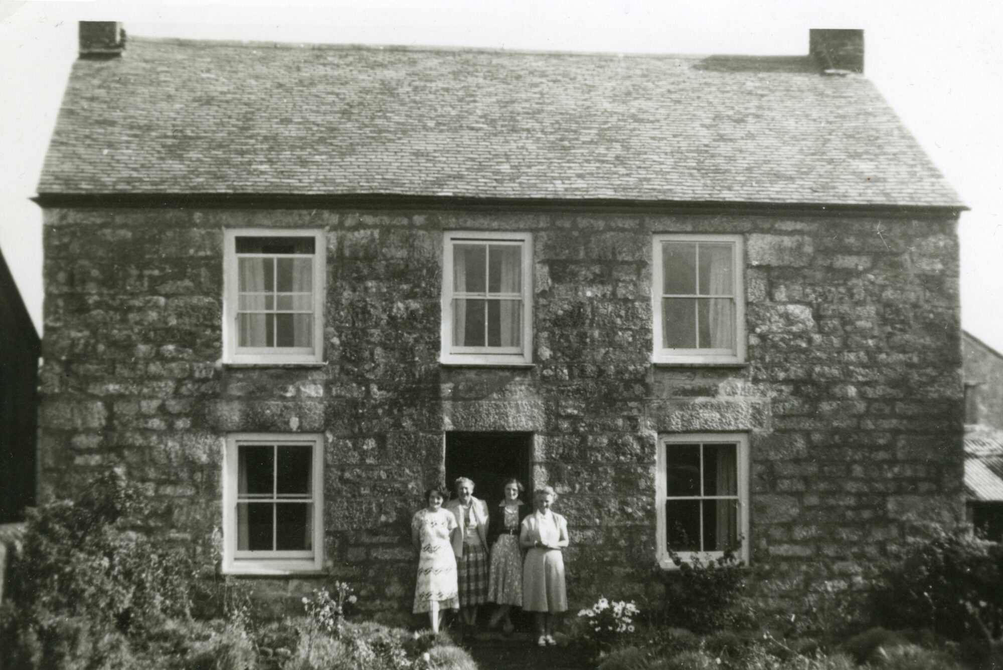 Photo d'une vieille maison en pierre
